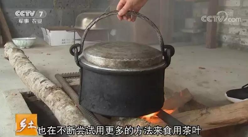 用臭油灯炖鸡拿陈年普洱茶煮饭：腾冲这些美味开启的是浓浓乡愁