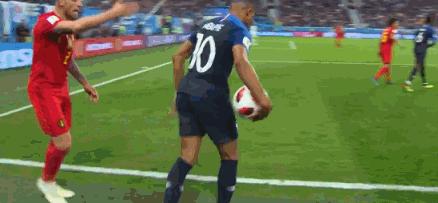 姆巴佩倒地手球是哪一场,法国对比利时姆巴佩黄牌