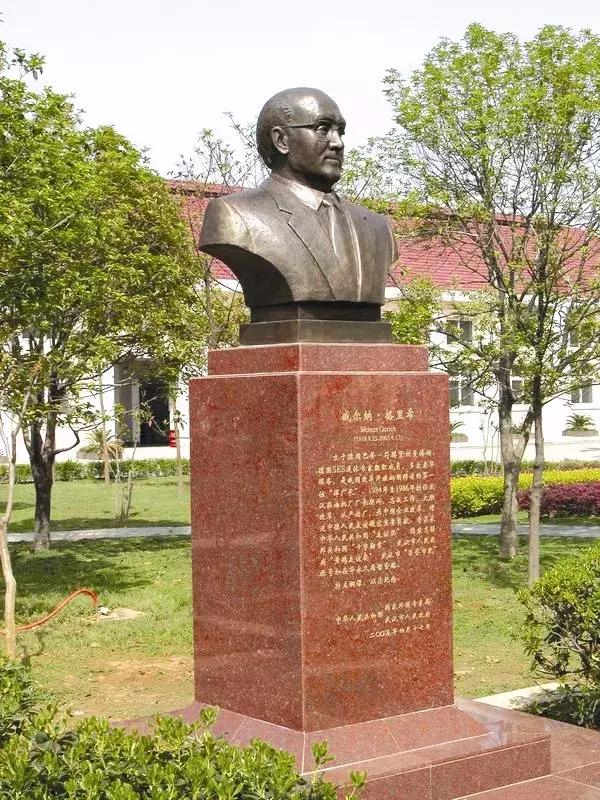 湖北的国际“朋友圈”大揭秘！德甲联赛上挂起海报：“拜仁慕尼黑欢迎潜江”……