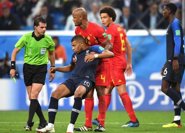 濮嗗反浣╂畫鏆磋繃浜洪泦閿﹁〃婕旇禌,濮嗗反浣╀竴鑴氱垎灏勫嚮鎳电悆杩峰叏杩囩▼