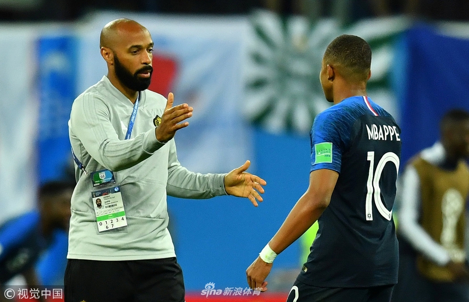 世界杯法国1比0比利时官方集锦,俄罗斯世界杯半决赛法国对比利时