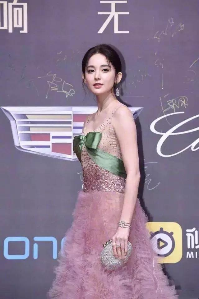 早知道女生版,减龄显脸小的时髦发型甜美感十足