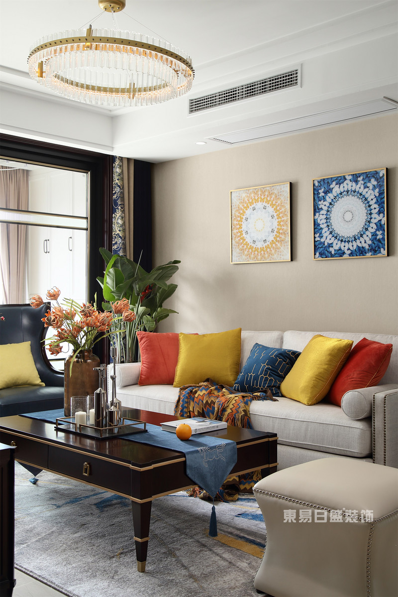 南京万达西地130平港式轻奢风装修效果清冷的奢华下显尽家的温馨