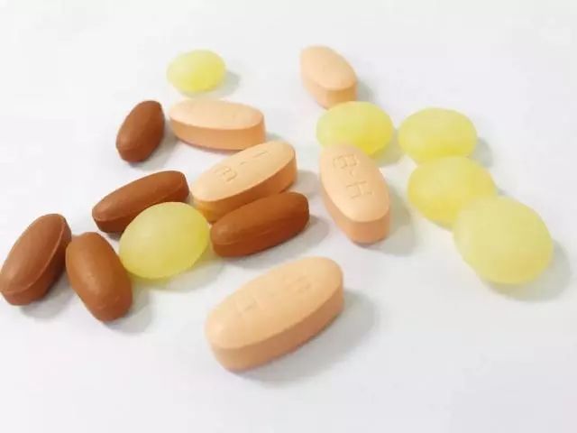 《我不是药神》刷屏,当年的天价“神药”如今已纳入医保,更应该知道这些医保政策!