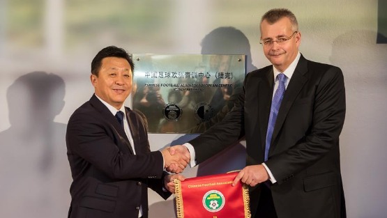 郑智没有为国家队带来什么,郑智当年无球可踢