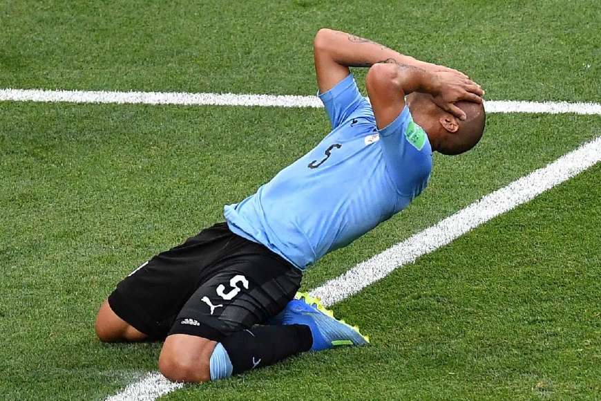 世界杯十大不可思议的失误,世界杯为什么拿头碰球