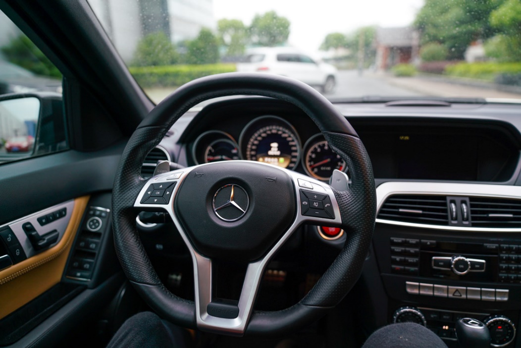 c63amg真的很难驾驭吗,全新一代AMGC63