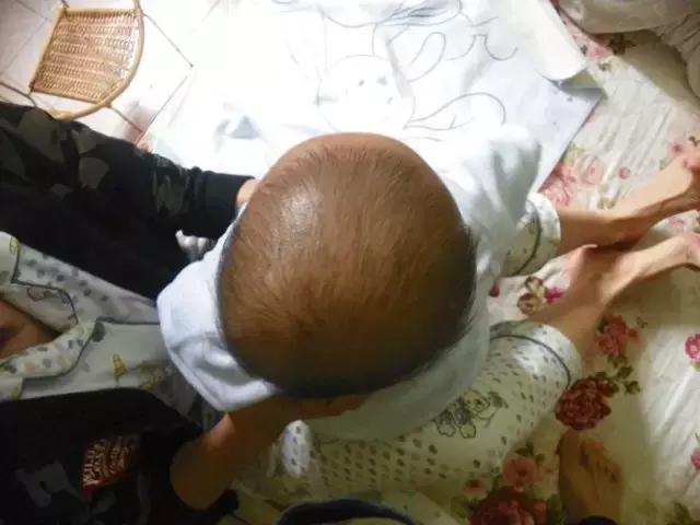 宝宝睡圆头平躺要睡多久,5个月宝宝头睡平了还能圆回来吗