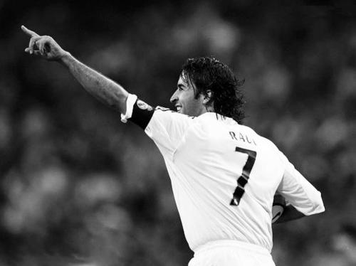 谁给c罗让过7号,c罗将7号球衣交给阿扎尔