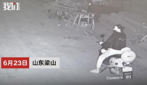 赢在起跑线上的孩子视频搞笑,萌娃发量惊人好像蒙奇奇