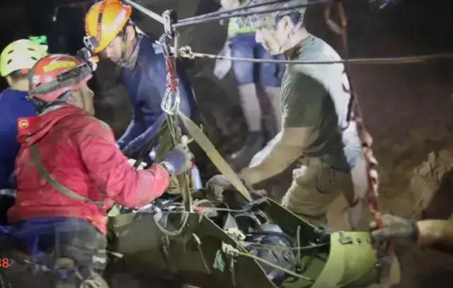 泰国足球队被困后续,泰国足球队被困8人获救