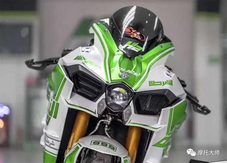 这下迪拜警队不提这台“闻风丧胆”的H2，真对不起它土豪气质了！