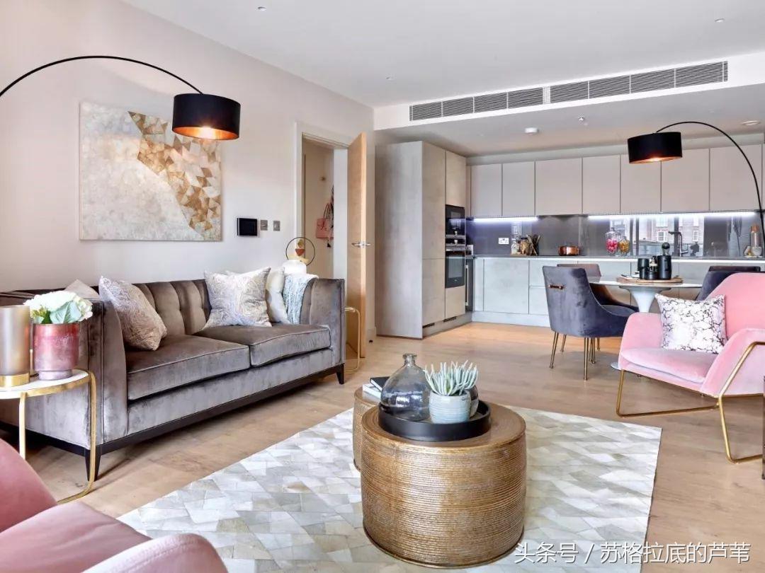 散步就选白金汉宫？你无论如何也难以拒绝他