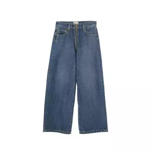 平胸五五开的身材，学穿简约风，谨记三要素