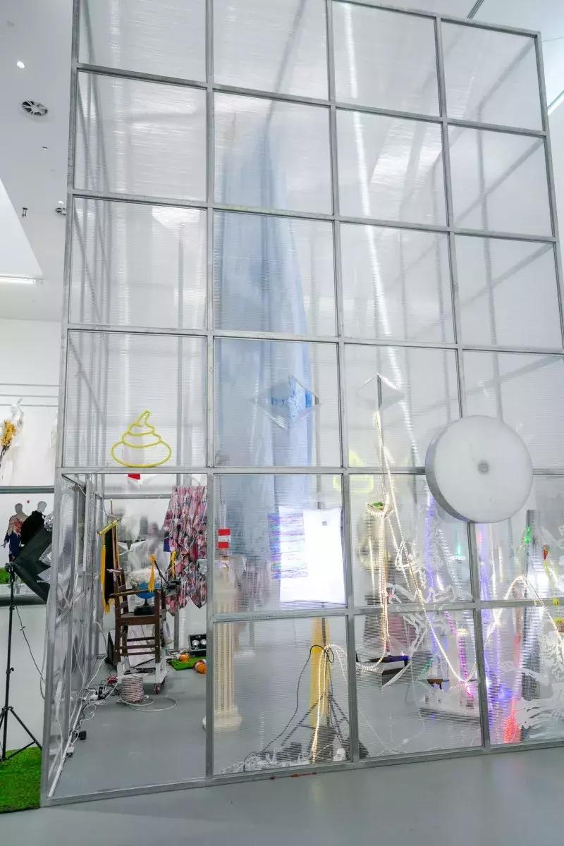 GUCCI出马桶了？纽约爆火的出厂设置展来魔都了，首日就1w人打卡