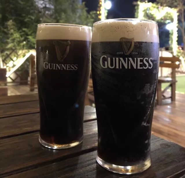 将酒店建在五里河体育场旧址这个希尔顿酒店可不止是个足球迷