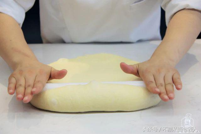 一款特别硬的面包,什么面包有蛋糕的口感