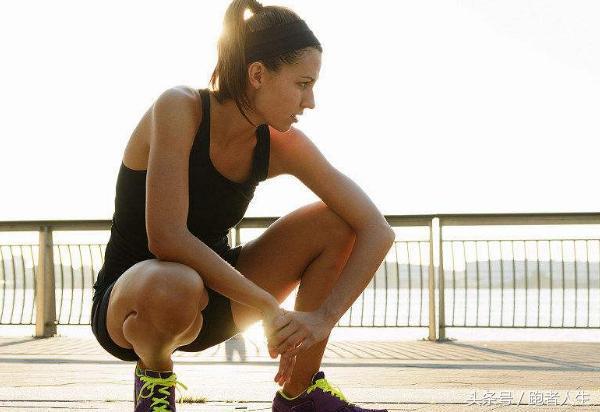 核心训练的热身动作,最基本的热身运动