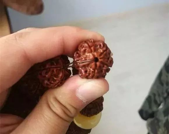 金刚缝隙里白筋怎么清理,金刚纹路太深刷不到怎么办