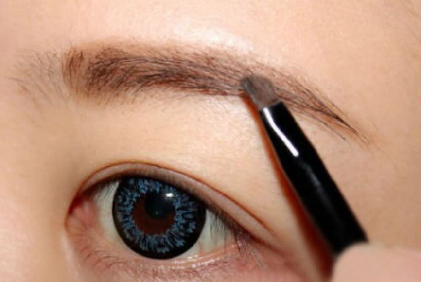眉毛太浓太黑怎么办遮住,眉毛太黑怎么化妆变淡