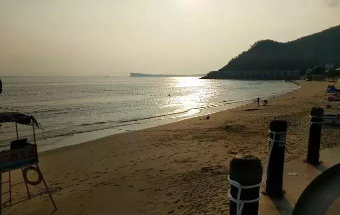 深圳哪个海滩干净又不收费的,深圳最值得去的十大海滩