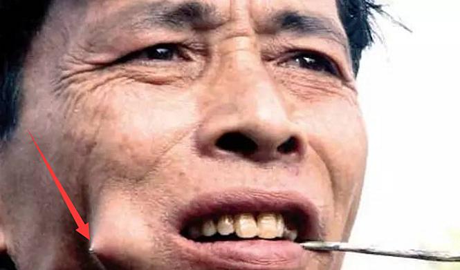 广东湛江的奇人奇事,广东湛江神奇的穿令箭民俗表演