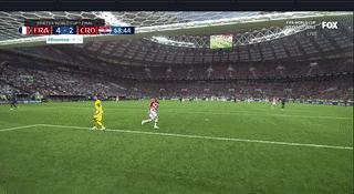 法国队2018夺冠拿大力神杯,2018世界杯法国举起大力神杯