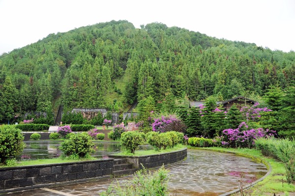 腾冲凤凰宝集泡温泉,腾冲民宿泡温泉推荐