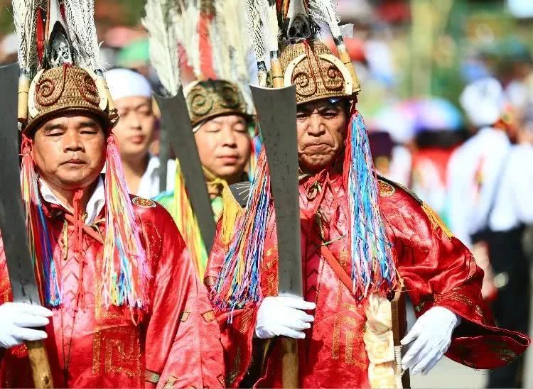 视刀为生命的民族，不会练刀就不是男人！