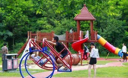 又多又好玩的旅游地方,又大又好玩的公园