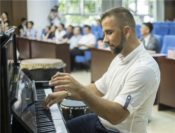 音乐搭起友谊桥,匈牙利著名合唱团与广雅学子共唱《茉莉花》