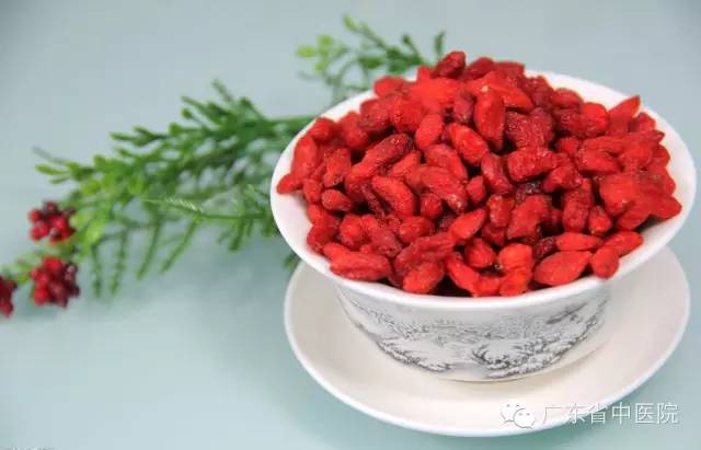 每日一膳｜世界杯完美落幕，护眼也许成为当务之急！好吃方便又明目的发糕，快快动手给家人做个吧~广东省中医院杨志敏教授今日推荐