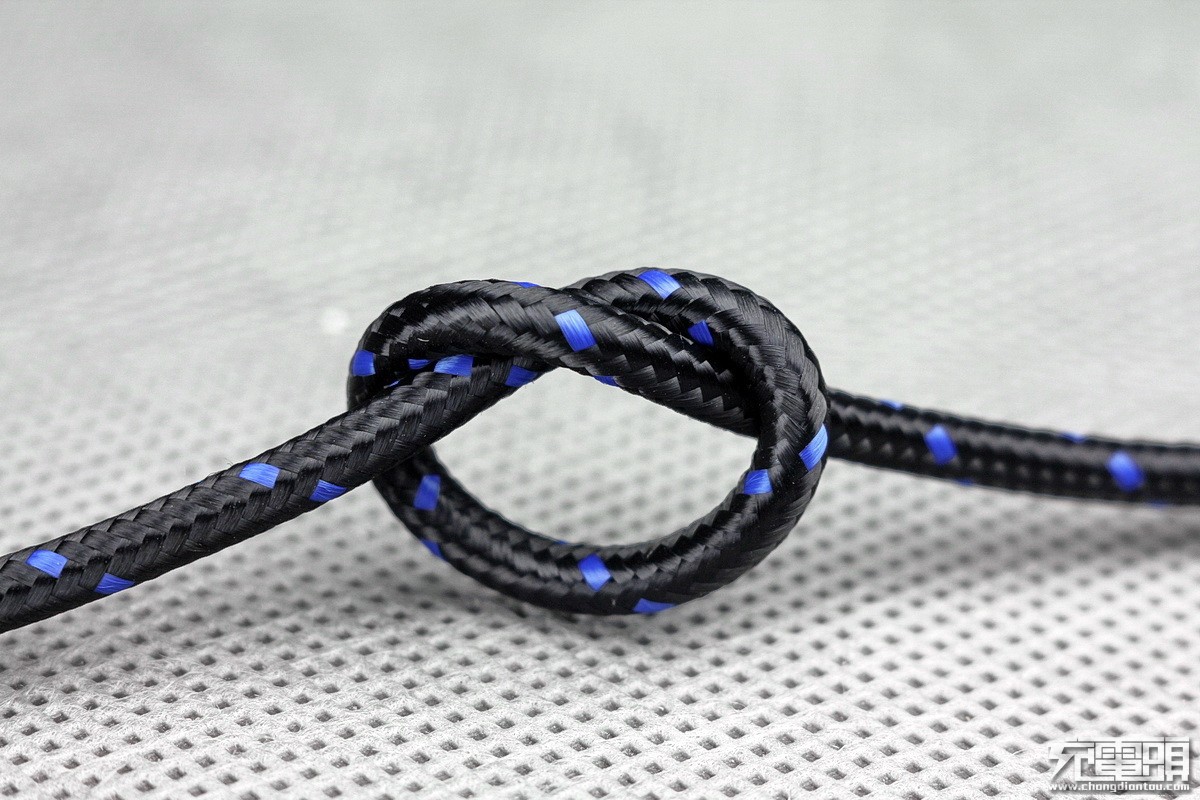 如何将手机屏幕投到显示屏上,手机怎么直接投到显示屏