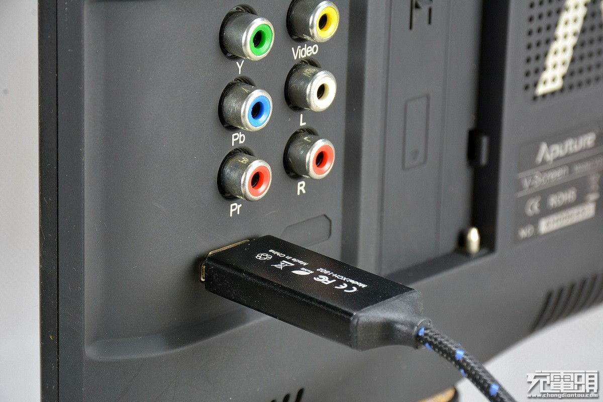 如何将手机屏幕投到显示屏上,手机怎么直接投到显示屏