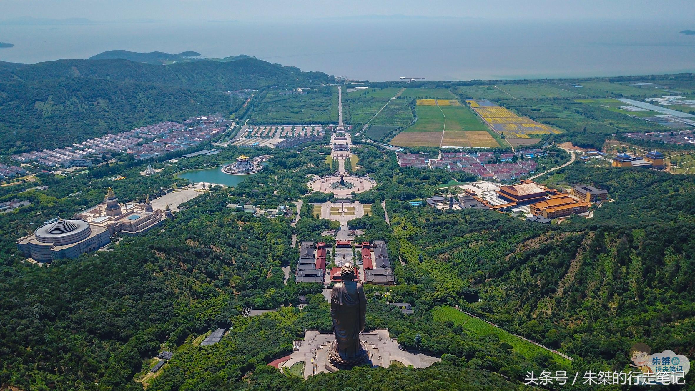 无锡的城市标志之一，其铸铜重量725吨，约一个半足球场大小