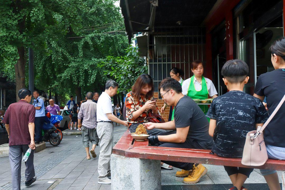 宽窄巷子旁边的物美价廉的巷子,宽窄巷子周边特色小街