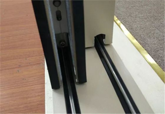 推拉门滑轮坏了怎么卸下推拉门,推拉门怎样安装不掉道