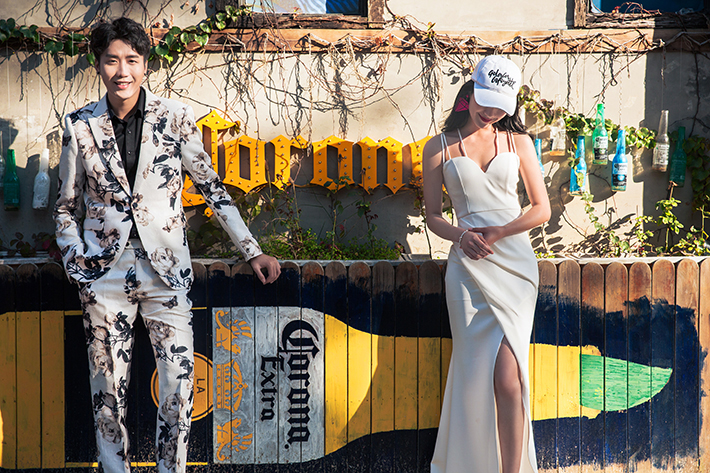 外景婚纱照拍摄动作姿势大全女生,外景婚纱照拍照动作姿势大全