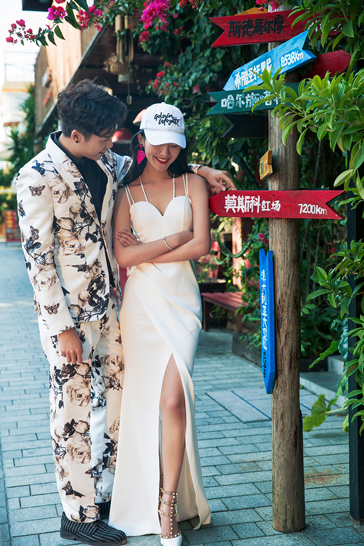 婚纱照外景拍摄动作姿势大全,外景婚纱照拍摄动作姿势大全