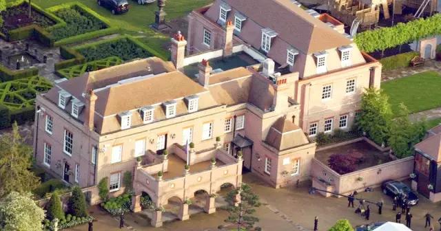 梅西和c罗的房子长啥样,c罗梅西内马尔以前的家