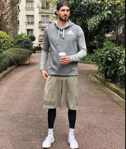 如果法国队夺冠会穿黑袍吗,法国足球队能否再夺世界杯