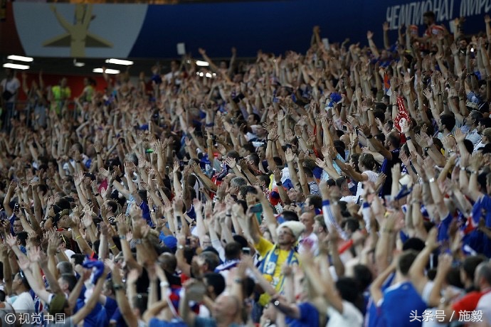 世界杯足球10大感人瞬间,世界杯十大足球精彩瞬间