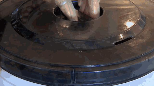 老外学中国人吃西餐,外国人学中国人吃糖