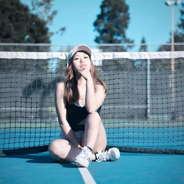 面对镜头不自然怎么克服,拍照怎么让自己更有镜头感