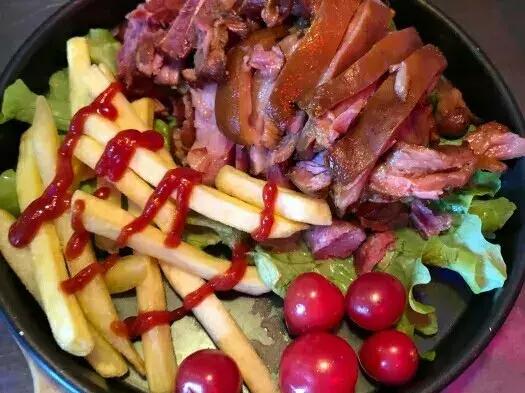 济南历下区半天妖烤鱼,济南小草屋诸葛烤鱼