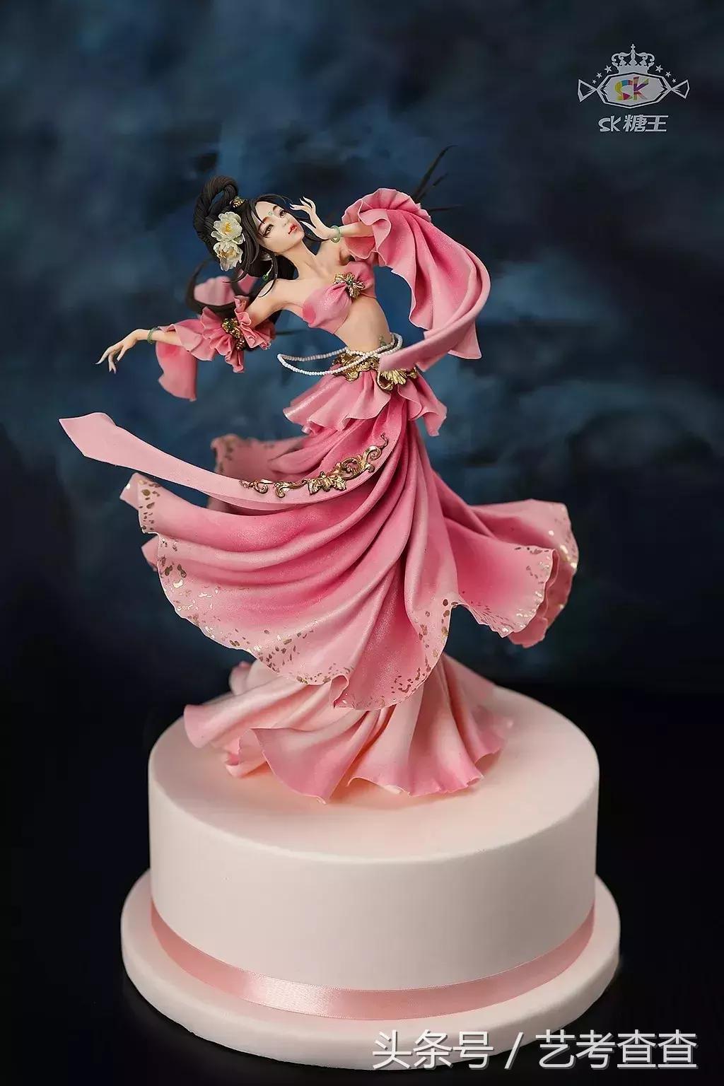 她做的甜品超级治愈,古风美人蛋糕