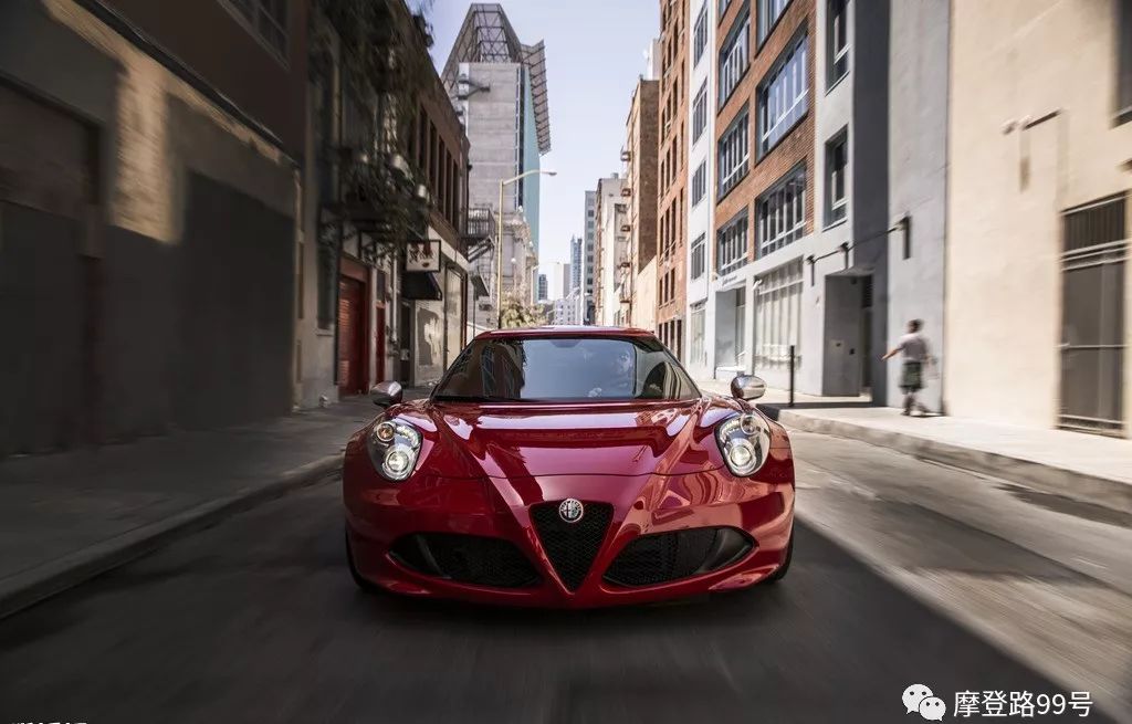 克罗地亚男人们的聊天中离不开的三个话题：政治、女人和足球