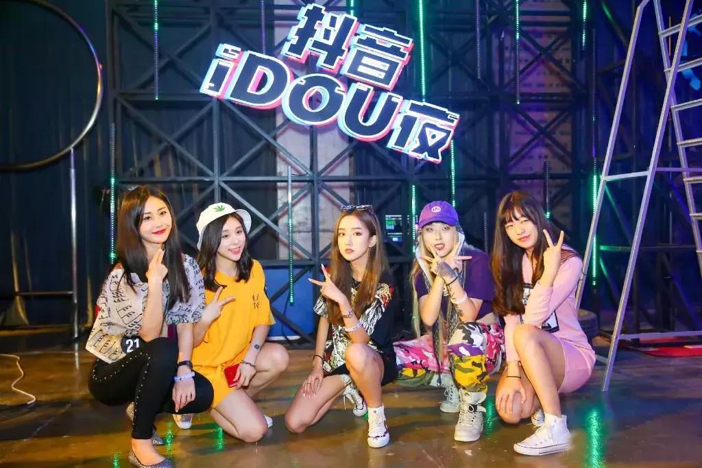 欢乐嘉年华｜2018九畹溪撒欢节水上大冲关酷爽来袭