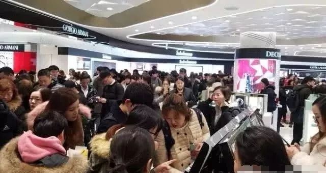 最瞧不起中国的国家，态度傲慢，但中国游客上赶着给他们送钱！