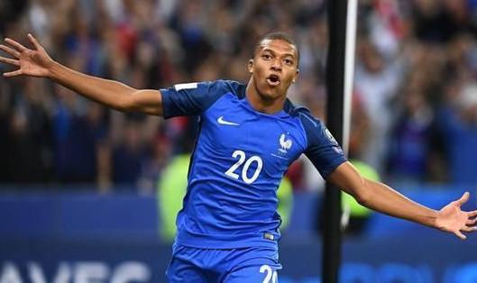 足坛最伟大的10大英格兰球星,当今表现最厉害的世界足坛巨星